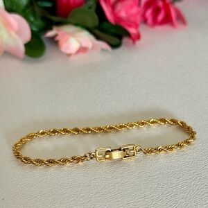 Gorgeous Givenchy Bracelet Gold 😍